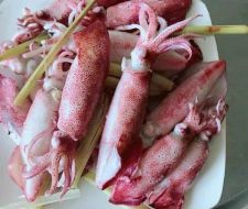 Mực ống hấp xả